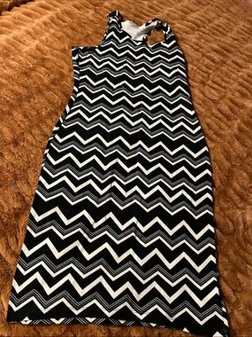 Liberty Love Black and White Zigzag Midi Dress